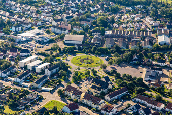 Skulptur "Knotenpunkt" im Kreisel Bellheimer Straße in Germersheim im Bundesland Rheinland-Pfalz, Deutschland