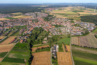 Rheinzabern von Südosten im Bundesland Rheinland-Pfalz, Deutschland