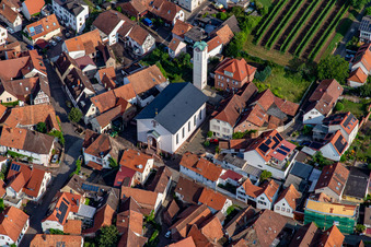 Luftbild von St. Ludwig Kirche in Eschbach im Bundesland Rheinland-Pfalz, Deutschland