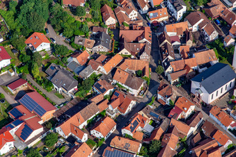 Weinstraße x Löwenthal in Eschbach im Bundesland Rheinland-Pfalz, Deutschland