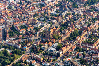 Kath. Kirche Mariä Himmelfahrt am Marienring in Landau in der Pfalz im Bundesland Rheinland-Pfalz, Deutschland