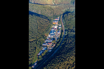 Gewerbegebiet an der Alten Bundesstraße mit Gundermann,  Gusto Palatino GmbH & Co. KG und  Schuh Marke Gmbh & Co. Kg und in Hauenstein im Bundesland Rheinland-Pfalz, Deutschland