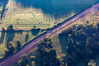 Trasse zur Neuerrichtung des Teilstücks der Trans-Europa-Naturgas-Pipeline (TENP-I zwischen den Niederlanden und der Schweiz) auf 51 km Länge zwischen Mittelbrunn und Klingenmünster in Spirkelbach im Bundesland Rheinland-Pfalz, Deutschland