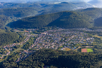 Münchweiler an der Rodalb von Süden im Bundesland Rheinland-Pfalz, Deutschland