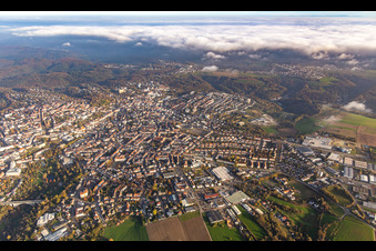 Stadt aus Westen in Pirmasens im Bundesland Rheinland-Pfalz, Deutschland