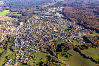 Luftbild von Stadt von Westen im Ortsteil Eichelscheiderhof in Waldmohr im Bundesland Rheinland-Pfalz, Deutschland