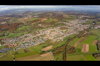 Gesamtansicht von Südwesten im Ortsteil Kübelberg in Schönenberg-Kübelberg im Bundesland Rheinland-Pfalz, Deutschland