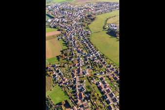 Luftbild von Ortschaft von Westen im Ortsteil Miesau in Bruchmühlbach-Miesau im Bundesland Rheinland-Pfalz, Deutschland