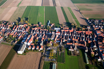 Friedhof im Ortsteil Hayna in Herxheim bei Landau im Bundesland Rheinland-Pfalz, Deutschland