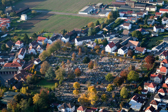 Friedhof in Herxheim bei Landau im Bundesland Rheinland-Pfalz, Deutschland