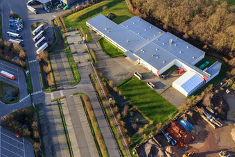 Drohnenaufname von Thermo Fisher am Erlenbachweg im Ortsteil Minderslachen in Kandel im Bundesland Rheinland-Pfalz, Deutschland