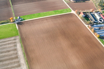 Modellflugplatz in Offenbach an der Queich im Bundesland Rheinland-Pfalz, Deutschland