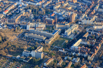 Haid-und-Neu-Straße mit Max Rubner-Institut,  Fraunhofer-Institut für Optronik, Systemtechnik und Bildauswertung IOSB und Technologiefabrik Karlsruhe GmbH , im Ortsteil Oststadt im Bundesland Baden-Württemberg, Deutschland