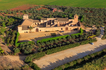 Luftaufnahme von Ferienranch Hacienda Los Molinos De Maestre in Dos Hermanas im Bundesland Sevilla, Spanien