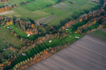Golfplatz des Golf-Club Pfalz im Ortsteil Geinsheim in Neustadt an der Weinstraße im Bundesland Rheinland-Pfalz, Deutschland
