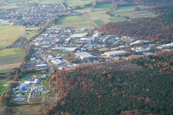 Luftbild von Industriegebiet Im Altenschemel im Ortsteil Speyerdorf in Neustadt an der Weinstraße im Bundesland Rheinland-Pfalz, Deutschland