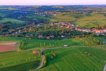 Rue des Jardins in Kalhausen im Bundesland Moselle, Frankreich