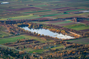 Mußbacher Baggerweiher im Ortsteil Mußbach an der Weinstraße in Neustadt an der Weinstraße im Bundesland Rheinland-Pfalz, Deutschland