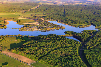 CENTRE NATURE & SPORT am Mittersheimer See aus Westen im Bundesland Moselle, Frankreich