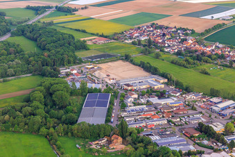 Luftbild von Baustelle zur Erschliessung des neuen Logistikpark der HANSAINVEST und DFI-Real-Estate Kandel nach Abriss des OBI-Markts im Ortsteil Minderslachen im Bundesland Rheinland-Pfalz, Deutschland