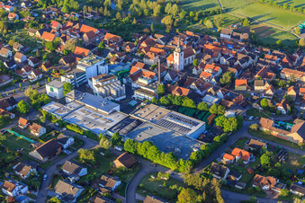 Anlagen der Distelhäuser Brauerei Ernst Bauer GmbH & Co.KG in Ortsmitte im Ortsteil Distelhausen in Tauberbischofsheim im Bundesland Baden-Württemberg, Deutschland