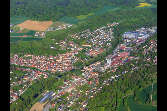 Luftbild von Ortsübersicht im lieblichen Taubertal am Morgen aus Südosten in Creglingen im Bundesland Baden-Württemberg, Deutschland