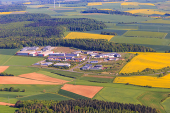 Luftbild von Industriegebiet an der A81 mit  Recyclinghof Tauberbischofsheim A81, Alpha Techno Massagesessel GmbH,  Michael Weinig AG und Spedition HEIN GmbH im Bundesland Baden-Württemberg, Deutschland