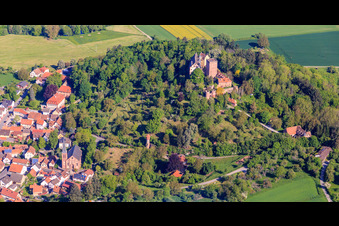 Burg und Burgpark Gamburg in Werbach im Bundesland Baden-Württemberg, Deutschland aus der Luft