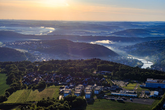 Luftbild von Blick aus Süden vom Wartberg ins Maintal am Morgen in Wertheim im Bundesland Baden-Württemberg, Deutschland