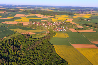Luftbild von Ortsansicht aus Osten am Morgen im Ortsteil Sachsenhausen in Wertheim im Bundesland Baden-Württemberg, Deutschland