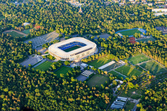 Luftaufnahme von Fussballstadion BBBank Wildpark des KSC - Karlsruher Sport-Club im Ortsteil Innenstadt-Ost im Bundesland Baden-Württemberg, Deutschland