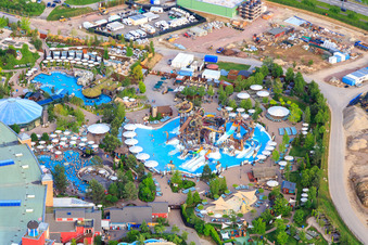 Svalgurok, Spiralrok - Spiral-Rutsche und Slalomrok - wilde Slalom-Rutsche im Rulantica im Europapark Rust im Bundesland Baden-Württemberg, Deutschland