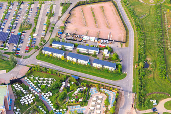 Containersiedlung an der Erweiterungsbaustelle von Rulantica im Europapark Rust im Bundesland Baden-Württemberg, Deutschland