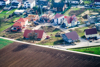 Am Höhenweg in Kandel im Bundesland Rheinland-Pfalz, Deutschland aus der Drohnenperspektive