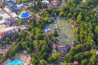 Tiroler Wildwasserbahn, FoodLoop, Josefinas kaiserliche Zauberreise und  Wichtelhausen des Europapark Rust im Bundesland Baden-Württemberg, Deutschland