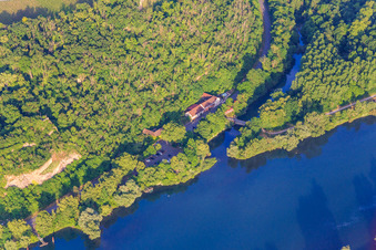 Limberg am Rhein mit Restaurant Zur Limburg in Sasbach am Kaiserstuhl im Bundesland Baden-Württemberg, Deutschland