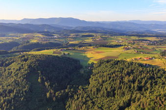 Luftbild von Weiler auf der Hochebene des Schwarzwalds im Ortsteil Ottoschwanden in Freiamt im Bundesland Baden-Württemberg, Deutschland