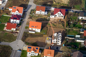 Am Höhenweg in Kandel im Bundesland Rheinland-Pfalz, Deutschland von einer Drohne aus