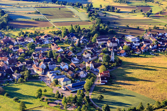 Altenpflegeheim Hochburgblick und Hochburg Halle im Ortsteil Windenreute in Emmendingen im Bundesland Baden-Württemberg, Deutschland