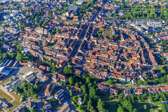 Oberer und unterer Zirkel und Hauptstraße von Süden im Ortsteil Wonnental in Kenzingen im Bundesland Baden-Württemberg, Deutschland
