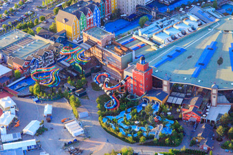 Vildfål - Freifall-Rutsche und Munin - Duell-Rutsche des Rulantica im Europapark Rust im Bundesland Baden-Württemberg, Deutschland