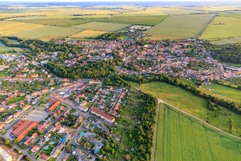 Ortsübersicht aus Nordosten im Ortsteil Hoym in Seeland im Bundesland Sachsen-Anhalt, Deutschland
