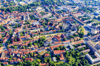 Domplatz mit Dom und Domschatz Halberstadt und Liebfrauenkirche (Ev.-reformierte Gemeinde) im Ortsteil Diocese Halberstadt im Bundesland Sachsen-Anhalt, Deutschland