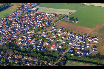 Neubaugebiet K2 in Kandel im Bundesland Rheinland-Pfalz, Deutschland von einer Drohne aus