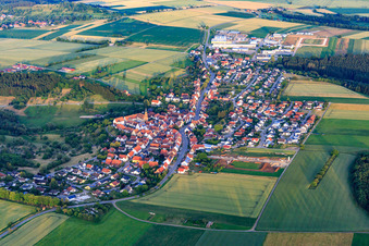 Dorfansicht aus Nordwesten im Ortsteil Binsdorf in Geislingen im Bundesland Baden-Württemberg, Deutschland