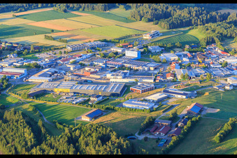 Industriegebiet Gewerbestraße mit Stein Automation GmbH & Co. KG, TOURATECH GmbH, Joh. Nep. Jerger GmbH & Co. KG und Stein Automation GmbH & Co. KG in Niedereschach im Bundesland Baden-Württemberg, Deutschland