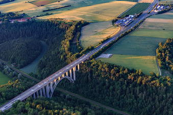Luftbild von Baustelle auf der Neckarburgbrücke für die A81 in Rottweil im Bundesland Baden-Württemberg, Deutschland