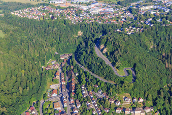 Lindenstraße und Wasserwerk Mühlberg an der Wasserfallstraße in Oberndorf am Neckar im Bundesland Baden-Württemberg, Deutschland