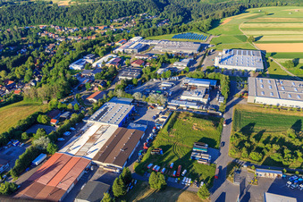 Luftbild von Industriegebiet Oberwiesachstraße mit Rahm Drehtechnik GmbH, REMONDIS Industrie Service GmbH & Co. K im Ortsteil Betzweiler in Loßburg im Bundesland Baden-Württemberg, Deutschland