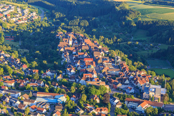 Hauptstraße aus Norden in Dornstetten im Bundesland Baden-Württemberg, Deutschland